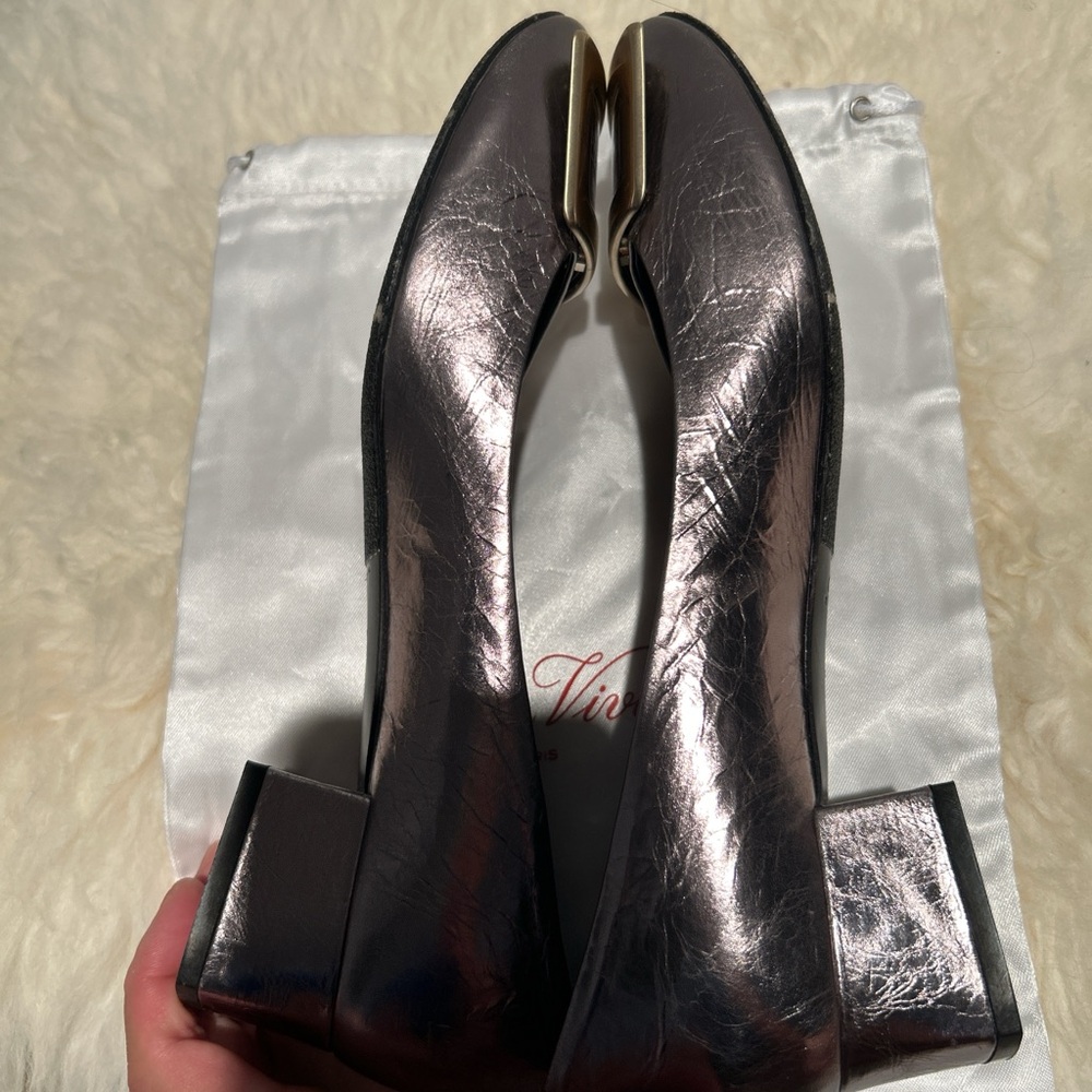 NEW Roger Vivier Buckle Pumps (size 38) - Picture 7 of 10
